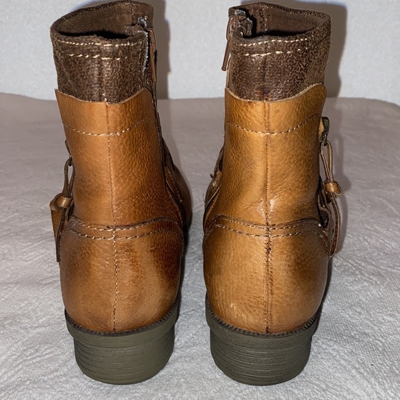 Clarks Boots - Picture 6 of 11